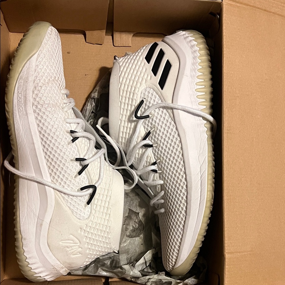 Adidas White and Black Athletic Sneakers dame 4